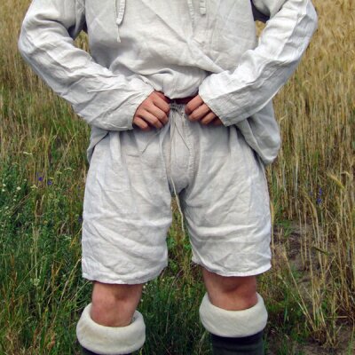 Bruche mittel (Unterhose) 13./14. Jhd., cremeweiß, maschinengenäht, Gr. S