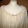 Feine Renaissance-Chemise mit weitem Ausschnitt - Weiß, ca. 115cm Länge, Gr. M/L