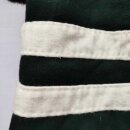 Tannengrüner, mit Leinen gefütterter Damenmantel mit wollweißen Streifen, Stehkragen und Pelzbesatz, ca. Gr. 40